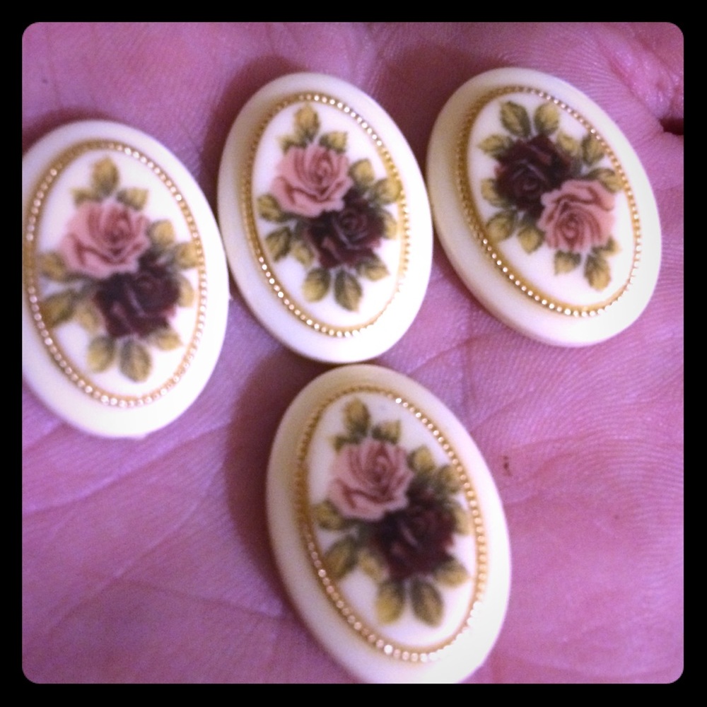 Ivory hand painted inlaid with gold ribbon